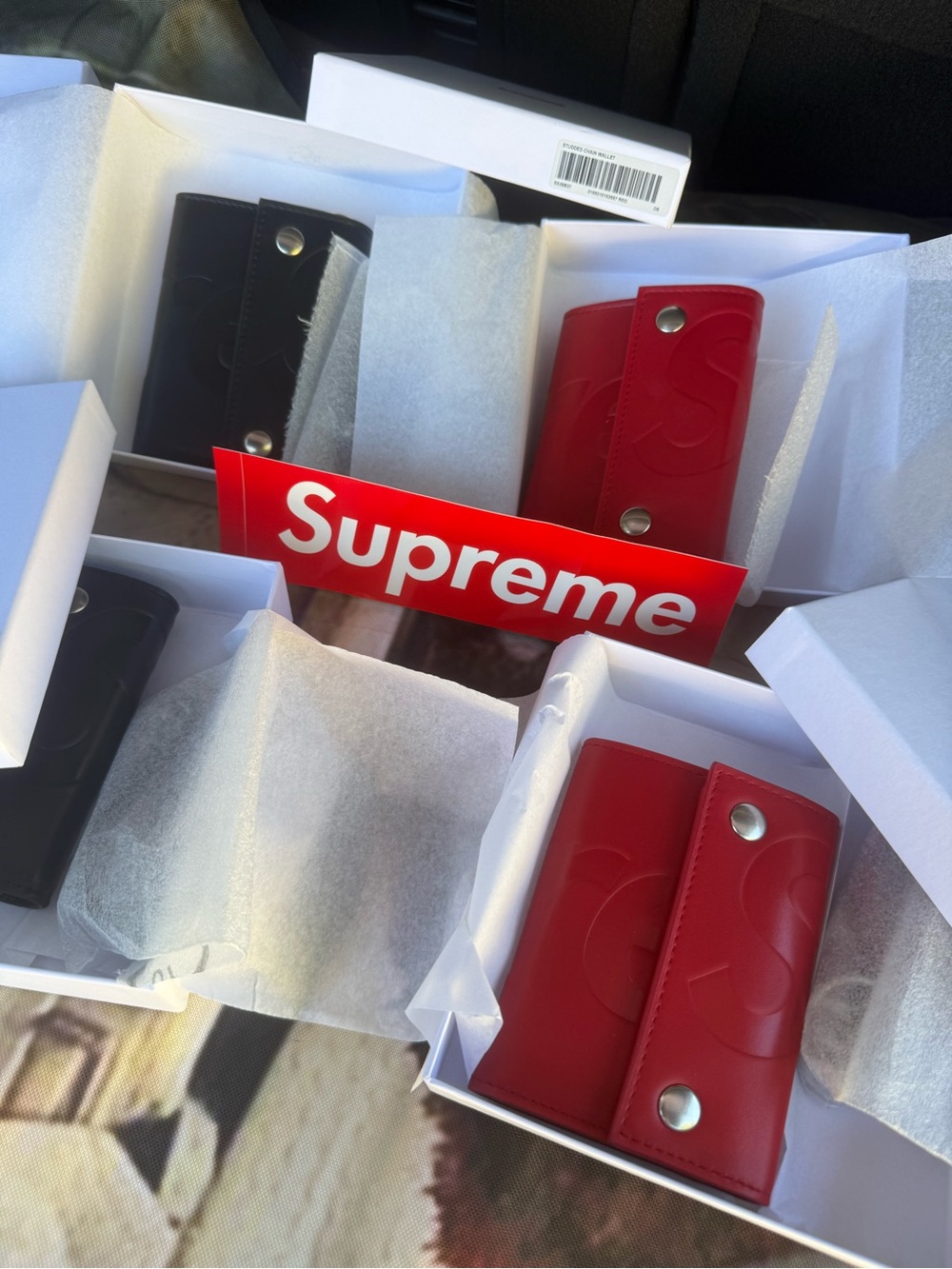Supreme leather wallet (red or black)
